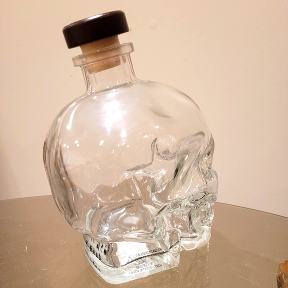 Crystal Head skull vodka decanter - Picture 8 of 15